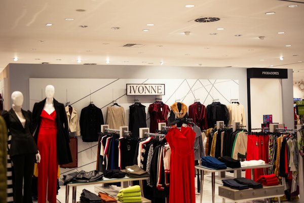 Comment sublimer votre look casual de jour avec des bijoux en or blanc ?