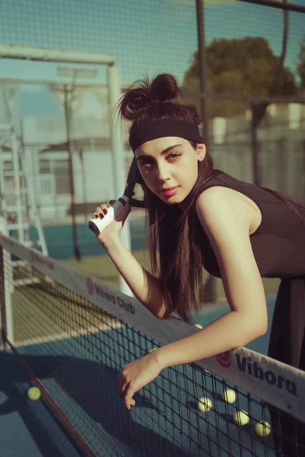 Bandeau cheveux sportifs : style et confort au gymnase